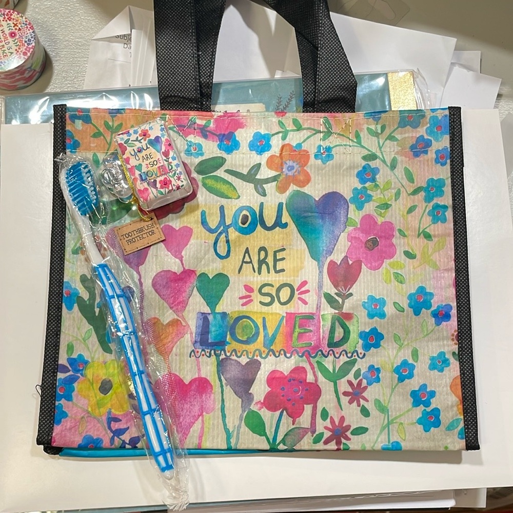 NATURAL LIFE Happy Bag Tote & Matching Toothbrush Holder & Sealed Toothbrush 3